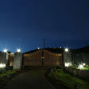  Holiday home Vrindhavan Mist